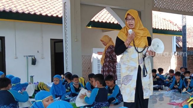 Kisah Sukses Yulvita Kembangkan Ecoprint, Ajak Pelajar Wirausaha Ramah Lingkungan