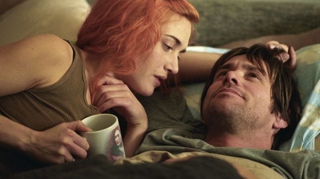 Sinopsis Eternal Sunshine of the Spotless Mind (IMDb)