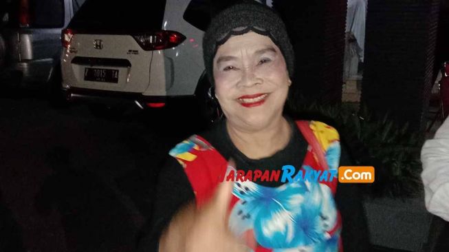 Meski Sudah Lansia, Pelawak Wanita dari Ciamis Ini Masih Tetap Eksis