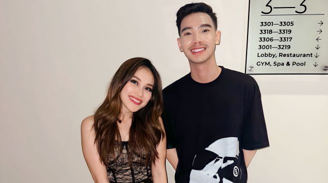 Ayu Ting Ting bersama selebgram Arel. [Instagram]