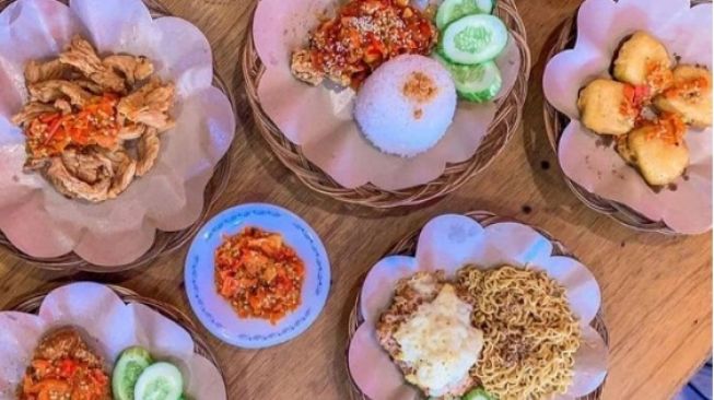 4 Rekomendasi Tempat Makan Ayam Geprek Favorit di Garut, Pedasnya Nampol!