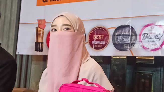 Kecantikan Menawan Inara Rusli Bikin Mata Terpana, Netizen: Punya Bini Begini Gue Jagain Dunia Akhirat!