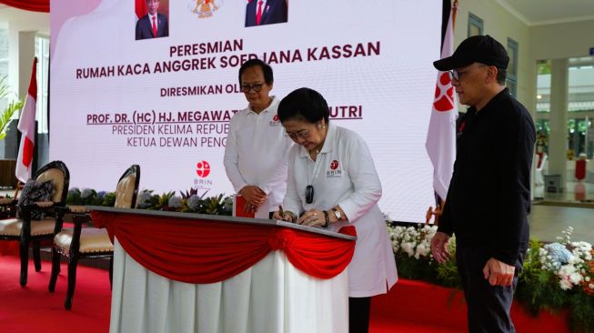 Resmikan Rumah Kaca Anggrek, Megawati Nostalgia Masa Kecil di Kebun Raya Bogor