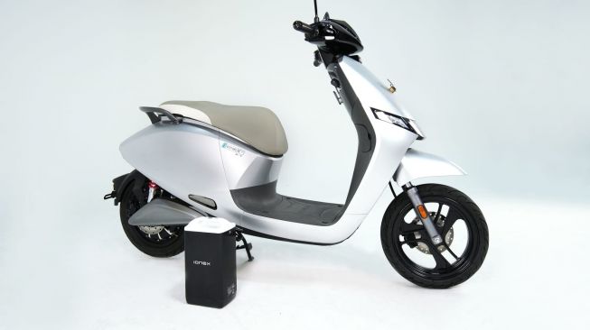 Kymco Ramaikan Pasar Skutik Listrik Lewat Produk iONEX di PEVS 2023