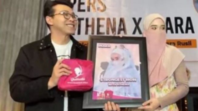 Dr. Richard Lee Tunjuk Inara Rusli jadi Simbol Strongest Mom, Netizen Semangati