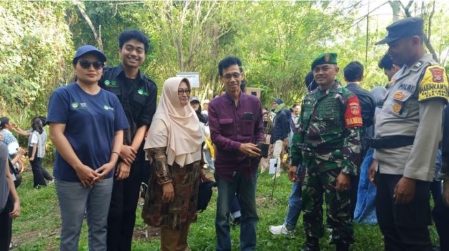 Bantu Perputaran Ekonomi Pedesaan, Ratusan Mahasiswa Ekonomi Se-Indonesia Gelar Field Trip ke Kampung Bambu Jetis