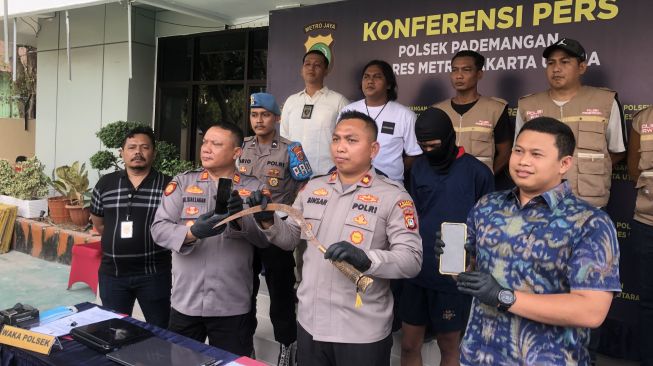 Cemburu Buta, Pemuda di Pemadangan Bacok Kekasih Baru Sang Mantan