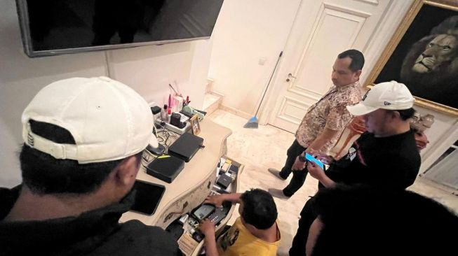 Sempat Tinggal Bareng Pacarnya Nindy Ayunda, Polisi Usut Pihak-pihak yang Sembunyikan Buronan Dito Mahendra