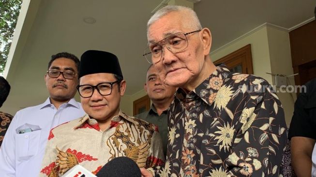 Kunjungi Try Sutrisno, Cak Imin Diminta Jadi Pemimpin yang Benar: Harus Pintar, Bersih hingga Punya Iman