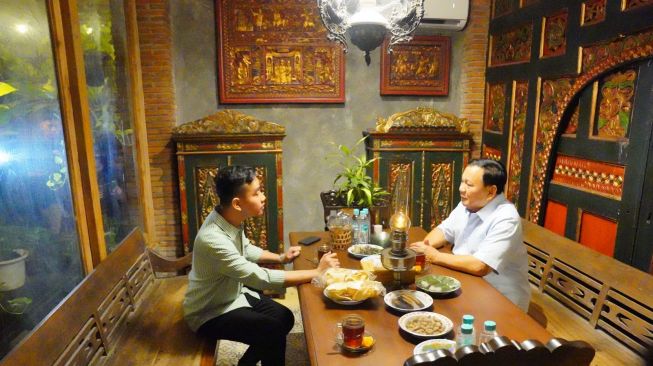 5 Fakta Pertemuan Prabowo dengan Gibran, Ngobrol Apa di Angkringan?