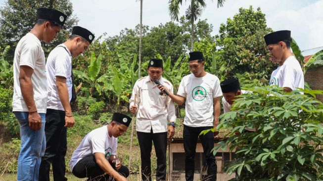 Asah Kemampuan Santri dalam Bertani, SDG Gelar Pelatihan Tanam Jagung di Deli Serdang