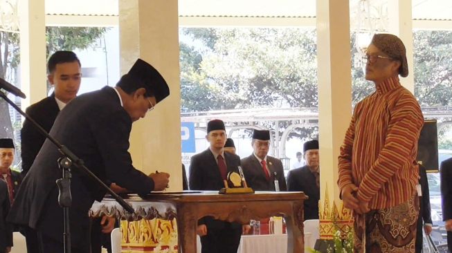 Lantik Sekda DIY, Pj Walikota Yogyakarta dan Pj Bupati Kulon Progo, Gubernur DIY: Waspadai Greget Saut di Tahun Politik