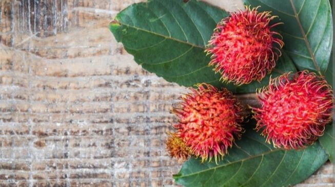 4 Khasiat Daun Rambutan untuk Kesehatan, Bisa Atasi Rambut Beruban Lho!