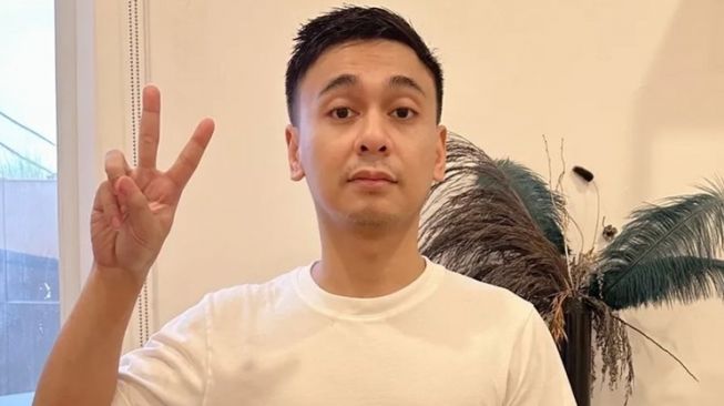 Artis Jadi Mak Comblang untuk Sahabat (instagram/@raditya_dika)