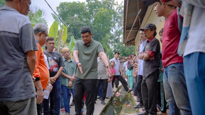 Gercep! Bobby Nasution Langsung Sidak Kondisi Drainase Usai Dapat Info dari Kepling, Camat Kena Tegur!