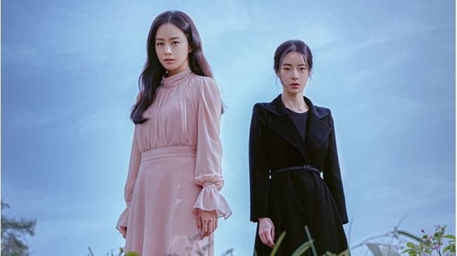 Pesona Kim Tae Hee di Lies Hidden in My Garden (Instagram/@studiogenie_official)