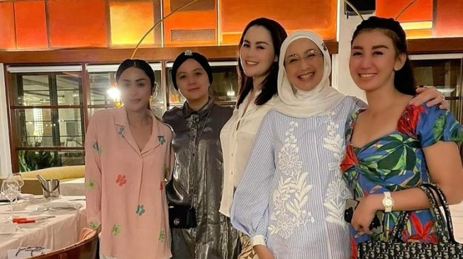 Potret Liburan Mewah Jennifer Dunn di Bali (Instagram/@jennifer_haris89)