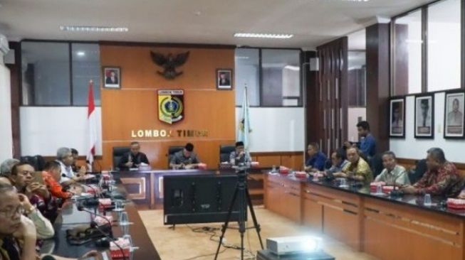 Sebagai Tuan Rumah, Bupati Lotim Pimpin Rapat Koordinasi Persiapan LKS dan 