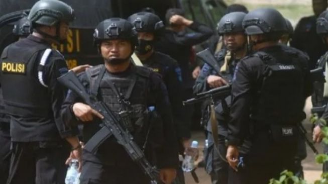 Densus 88 Antiteror Tangkap Tiga Terduga Teroris di NTB dan Jatim
