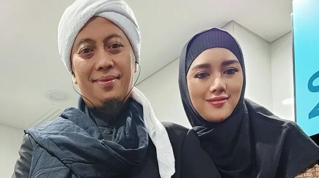 Opick Menangis Mohon-Mohon Minta Bebi Silvana Tak Minggat dari Rumah