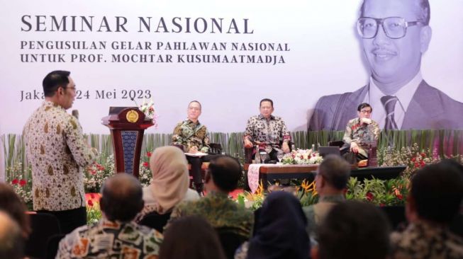 Kang Emil Minta Dukungan Pusat terkait Usulan Prof. Mochtar sebagai Pahlawan Nasional