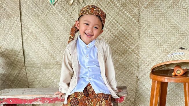 Kenalan dengan Selebgram Cilik Menggemaskan, Jason Miles Gamafu