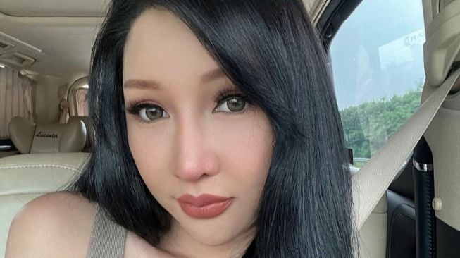 Lucinta Luna Nyobain Filter TikTok, Hasilnya Malah Begini: Nggak Bisa Bohong