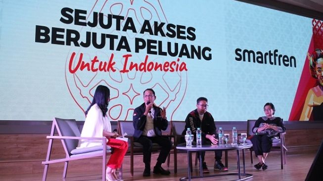 Meluncurkan Smartfren 100% untuk Indonesia di Jakarta, [Smartfren]