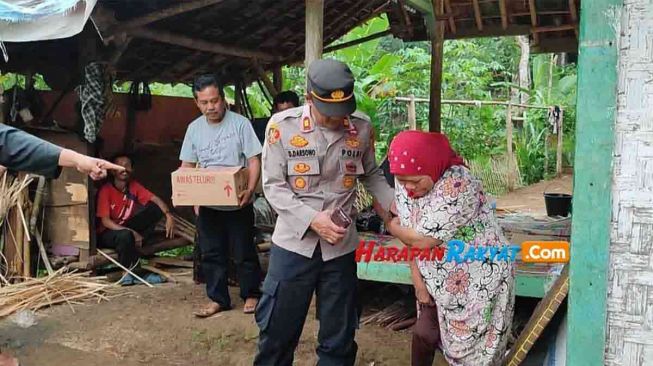 Emin, Warga Tasikmalaya yang Memiliki Keterbatasan Fisik Butuh Bantuan