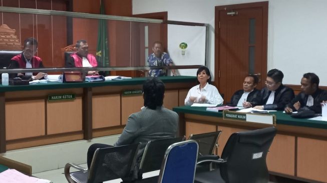 Verawati Sanjaya Hampir Diusir Majelis Hakim Gara-gara Bikin Kisruh di Sidang Kasus Penipuan KSP Indosurya