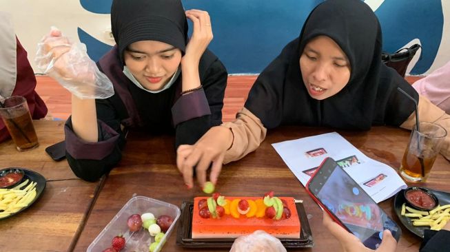 Tingkatkan Keterampilan Berbisnis Milenial Lewat Pelatihan Cara Buat Puding Hias