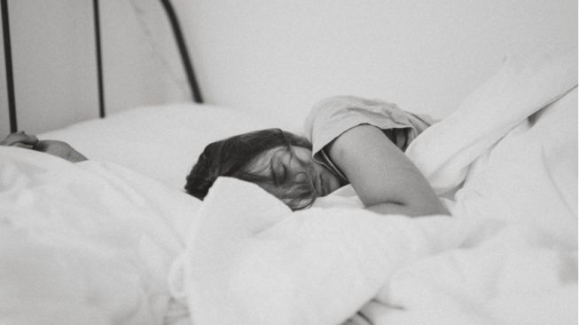 Ampuh! 5 Kebiasaan Malam yang Membantu Kamu Tidur Nyenyak