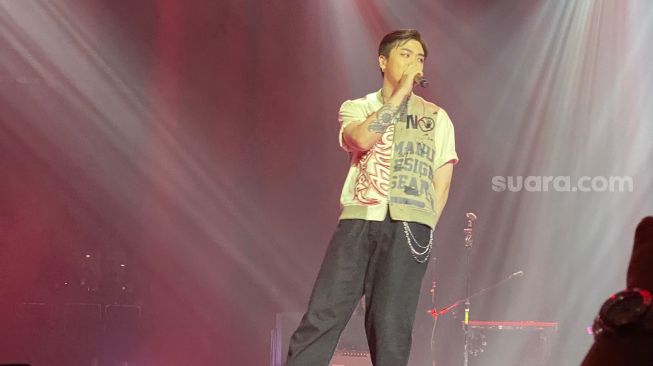 Junny Semringah Sapa Fans Jelang Konser di Jakarta