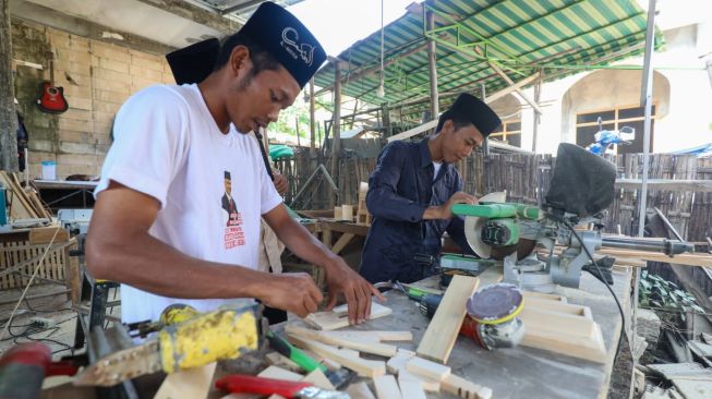 Santripreneurship di Jatim Sulap Kayu Jadi Barang Bermutu