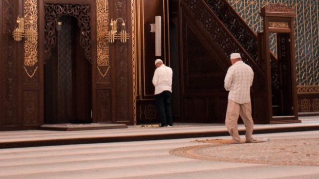 Bacaan Sholat Sunnah Rawatib dari Niat hingga Doa Setelahnya