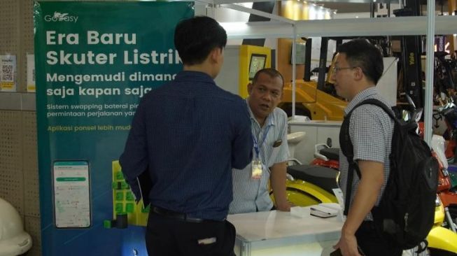 Produsen Motor Listrik Ini Berinovasi Ciptakan Pergantian Baterai dalam Tujuh Detik