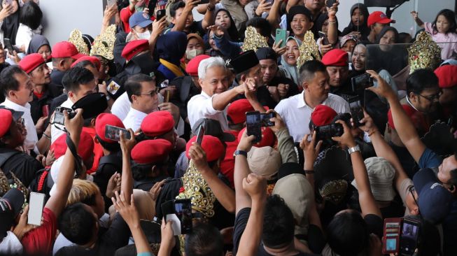 Ganjar Kunjungi Festival UMKM dan Silaturahmi ke Ribuan Tokoh Agama Juga Seniman Tangerang