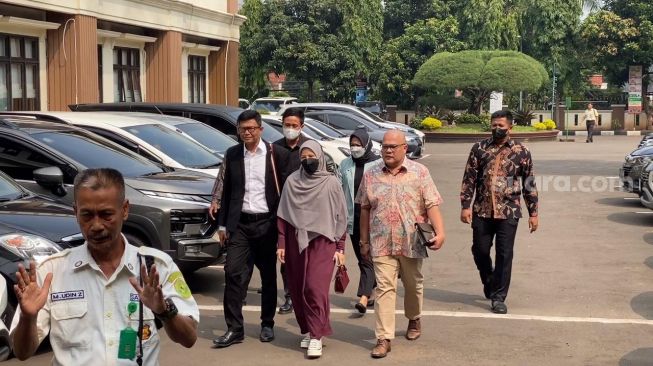Natasha Rizki menghadiri sidang cerai yang digelar di Pengadilan Agama Jakarta Selatan, Senin (29/5/2023). [Pahami.id/Adiyoga Priyambodo]