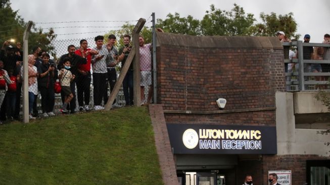 Mengenal Kenilworth Road, Kandang Luton Town yang Berdiri di Perkampungan, Jadi Stadion Terkecil di Premier League