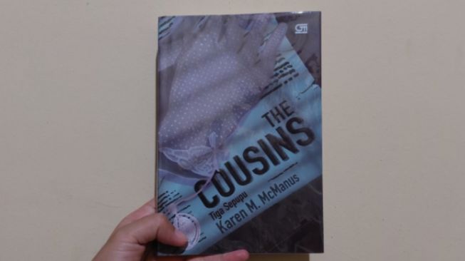 Ulasan Novel The Cousins: Kisah Tiga Sepupu Menguak Rahasia Kelam Keluarga