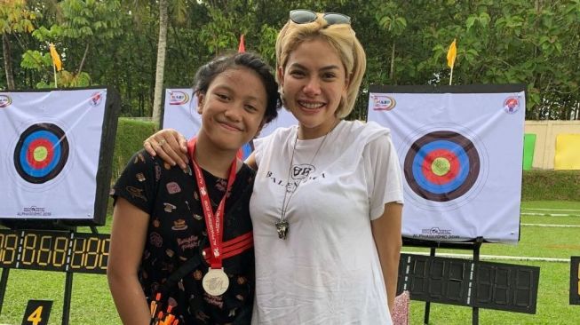 Pantesan Ngebet Pulang, Lolly Diduga Tak Punya Uang Lagi sampai Jual Baju Bekas