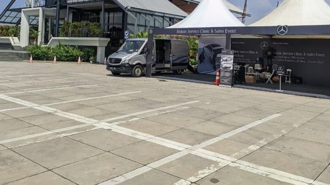 PT Mercedes-Benz Distribution Indonesia (MBDI) mengadakan kegiatan Mobile Service Clinic and Sales Event di Bandarlampung [PT MBDI].