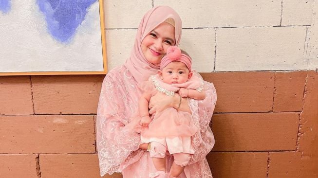 Potret Cut Rushayu Putri Adik Ipar Ria Ricis (Instagram/@puputrss)