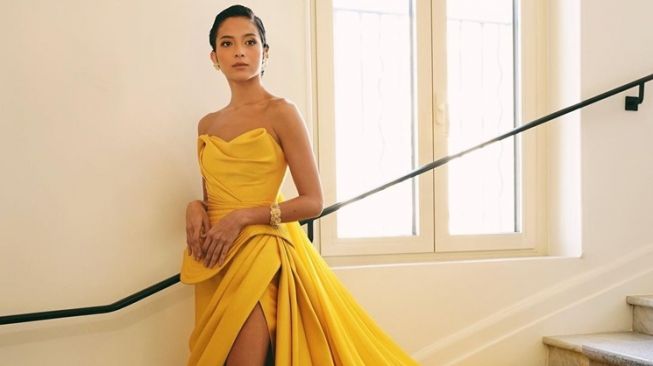 Potret Putri Marino di Cannes Film Festival 2023 (Instagram/@putrimarino)