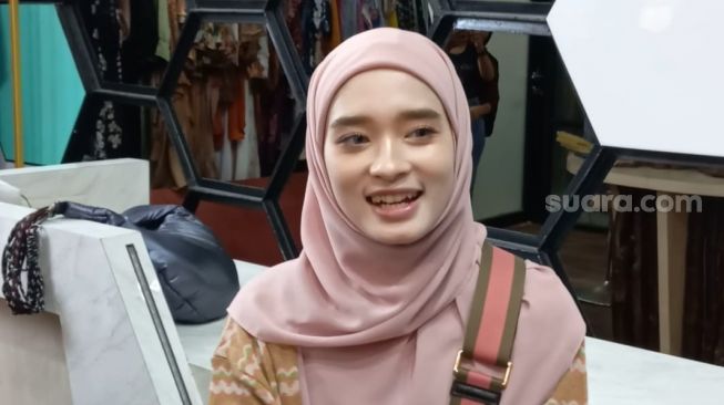 Inara Rusli Perdana Live TikTok Dapat Rp1 M, Bingung Cairkan Duitnya