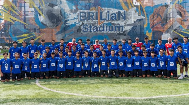 Talenta Muda Indonesia Dilatih 4 Legenda Sepakbola Melalui Program BRImo Future Garuda