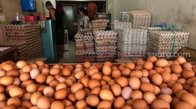 Harga Telur Ayam di Kota Bekasi Meroket, Ini Biang Keroknya Menurut Pedagang