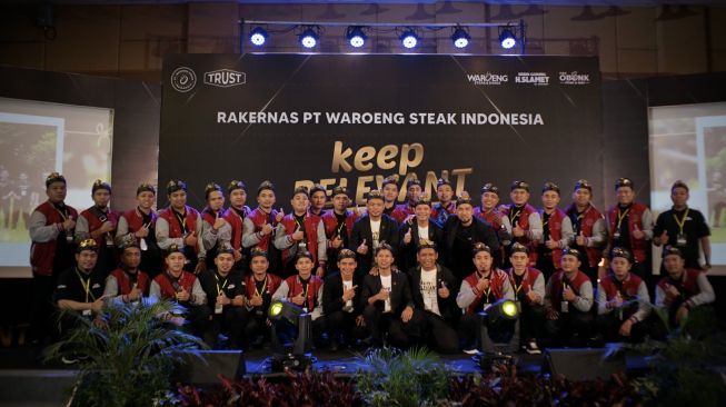 Waroeng Steak & Shake Kembali Berikan Umroh Gratis untuk Apresiasi Kinerja Karyawan