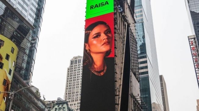 Artis Indonesia yang Wajahnya Nampang di Times Square (Instagram/@raisa6690)