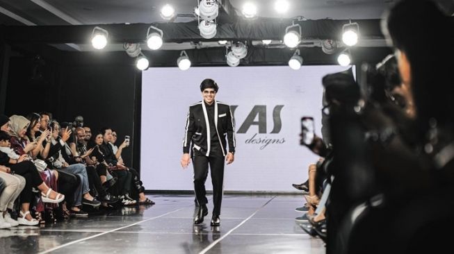 Adu Gaya Thariq Halilintar dan Atta Halilintar Jadi Model (Instagram/@attahalilintar)